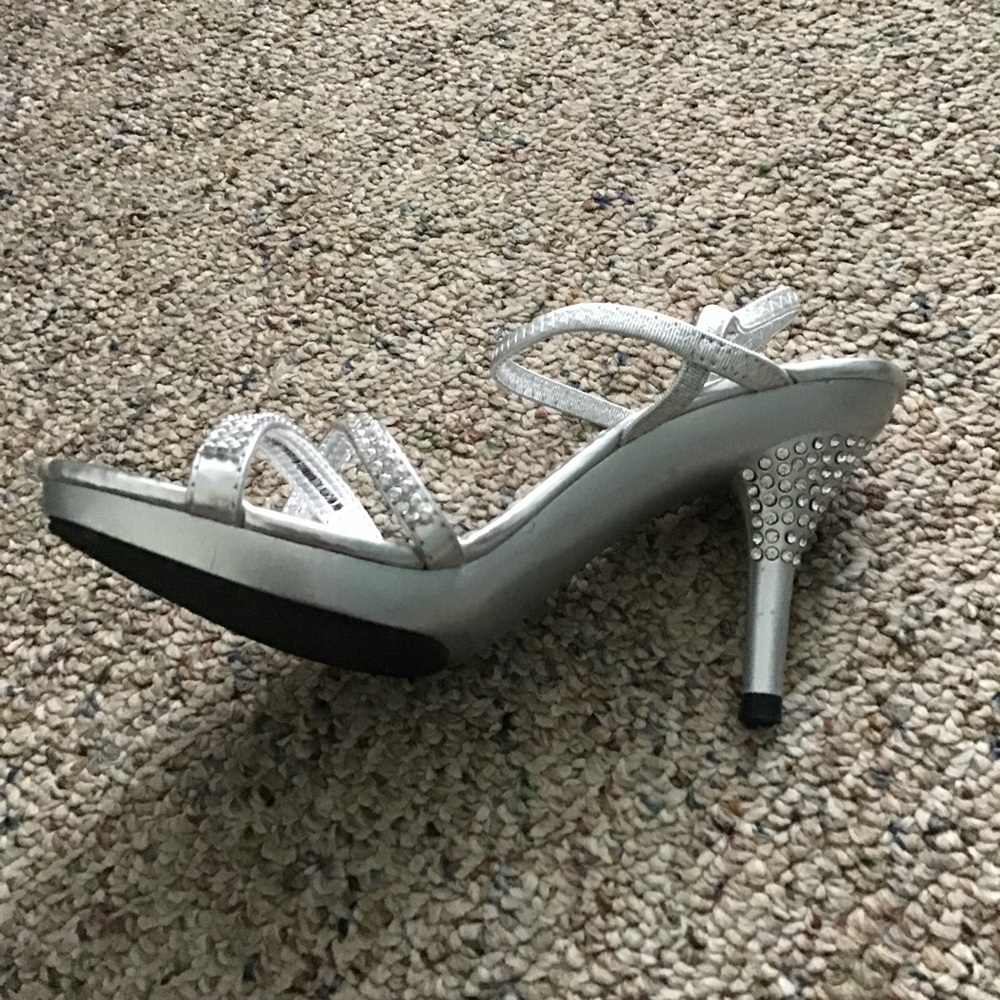 Madeline Stuart Silver Glamorous Heels - Picture 6 of 6